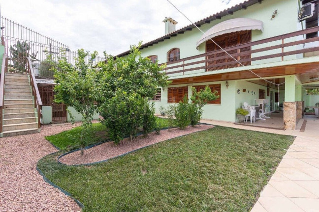 Imagem Casa com 4 Quartos à Venda, em Vila Assunção - Porto Alegre Imagem Casa com 4 Quartos à Venda, em Vila Assunção - Porto Alegre