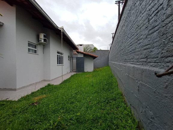 Imagem Casa com 3 Quartos à Venda, 375 m²