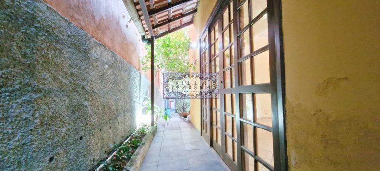 Imagem Imóvel com 5 Quartos à Venda, 300 m² em Santa Teresa - Rio De Janeiro Imagem Imóvel com 5 Quartos à Venda, 300 m² em Santa Teresa - Rio De Janeiro