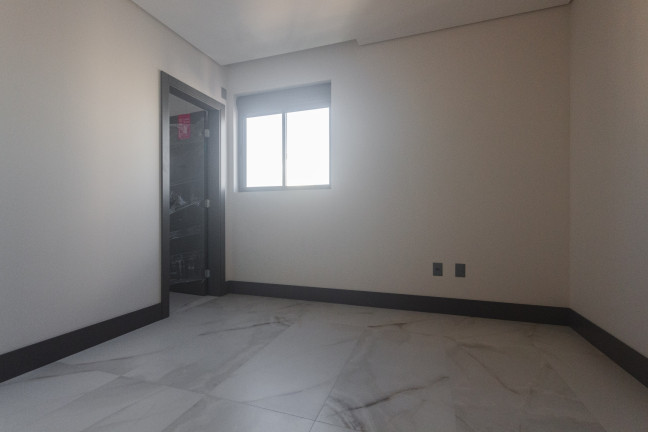 Imagem Apartamento com 3 Quartos à Venda, 130 m² em Centro - Balneário Camboriú Imagem Apartamento com 3 Quartos à Venda, 130 m² em Centro - Balneário Camboriú