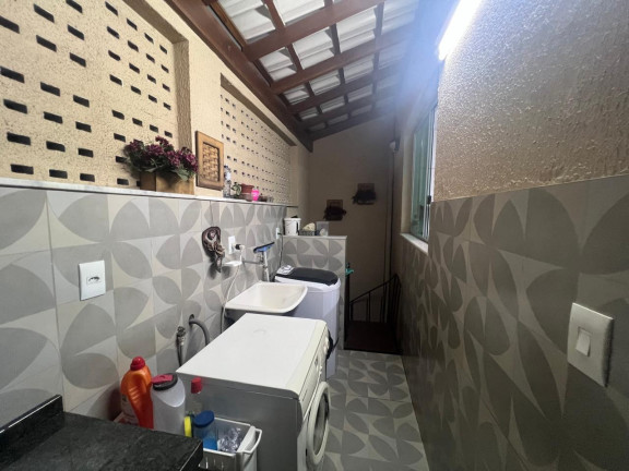Casa com 3 Quartos à Venda, 180 m² em Cabral - Contagem