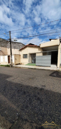 Imagem Casa com 5 Quartos à Venda, 273 m² em Alecrim - Natal Imagem Casa com 5 Quartos à Venda, 273 m² em Alecrim - Natal