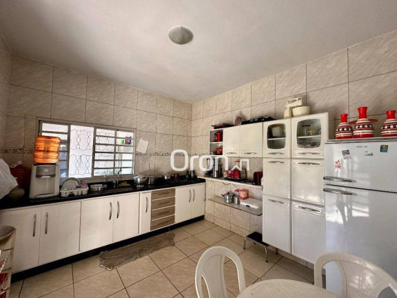 Imagem Casa com 3 Quartos à Venda, 188 m² em Vila Novo Horizonte - Goiânia Imagem Casa com 3 Quartos à Venda, 188 m² em Vila Novo Horizonte - Goiânia