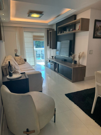 Imagem Imóvel com 3 Quartos à Venda, 115 m² em Icaraí - Niterói Imagem Imóvel com 3 Quartos à Venda, 115 m² em Icaraí - Niterói