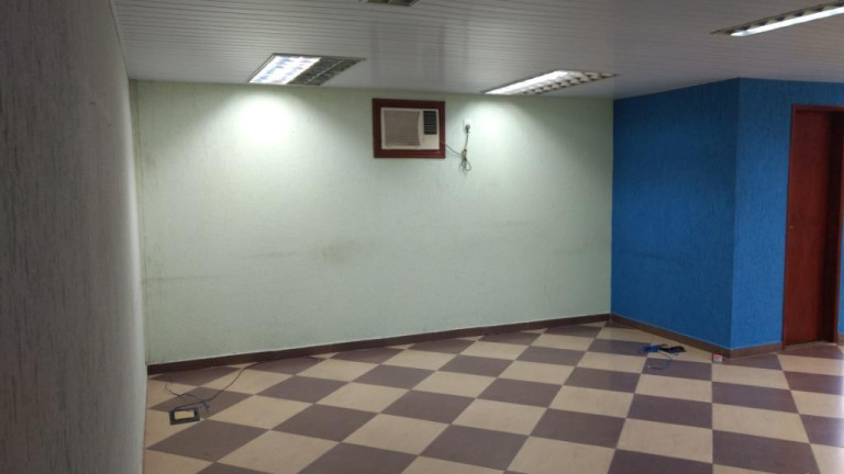 Imóvel Comercial à Venda, 715 m² em Vila Sacadura Cabral - Santo André