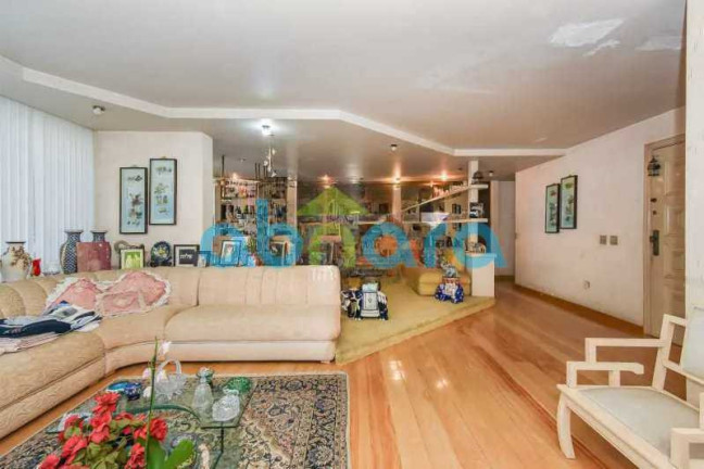Imagem Apartamento com 4 Quartos à Venda, 300 m² em Copacabana - Rio De Janeiro Imagem Apartamento com 4 Quartos à Venda, 300 m² em Copacabana - Rio De Janeiro