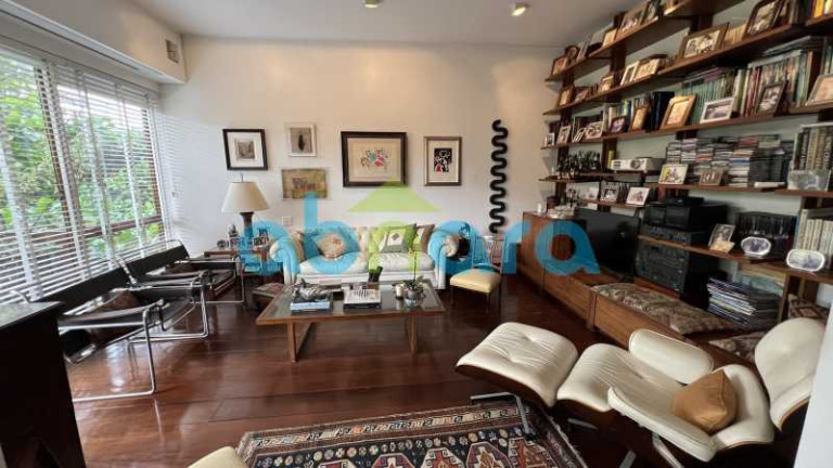 Imagem Apartamento com 5 Quartos à Venda, 260 m² em Ipanema - Rio De Janeiro Imagem Apartamento com 5 Quartos à Venda, 260 m² em Ipanema - Rio De Janeiro