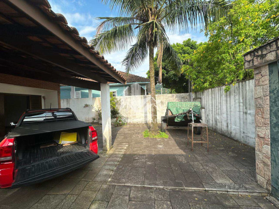 Imagem Casa com 6 Quartos à Venda, 300 m² em Vila Voturua - São Vicente Imagem Casa com 6 Quartos à Venda, 300 m² em Vila Voturua - São Vicente