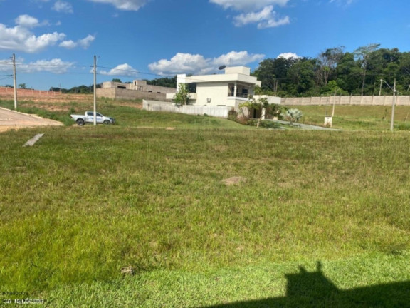 Terreno em Condomínio à Venda, 630 m² em Triângulo - Porto Velho