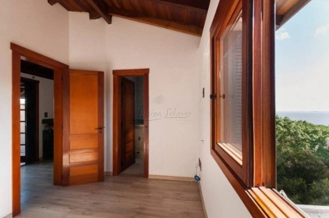 Imagem Casa com 3 Quartos à Venda, 167 m² em Sétimo Céu - Porto Alegre Imagem Casa com 3 Quartos à Venda, 167 m² em Sétimo Céu - Porto Alegre