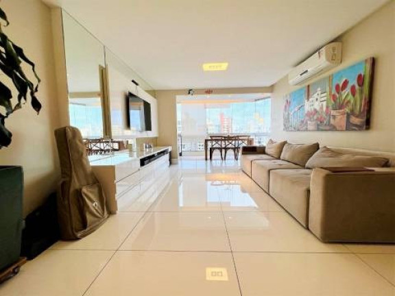 Imagem Imóvel com 3 Quartos à Venda, 180 m² em Santa Lúcia - Vitória Imagem Imóvel com 3 Quartos à Venda, 180 m² em Santa Lúcia - Vitória