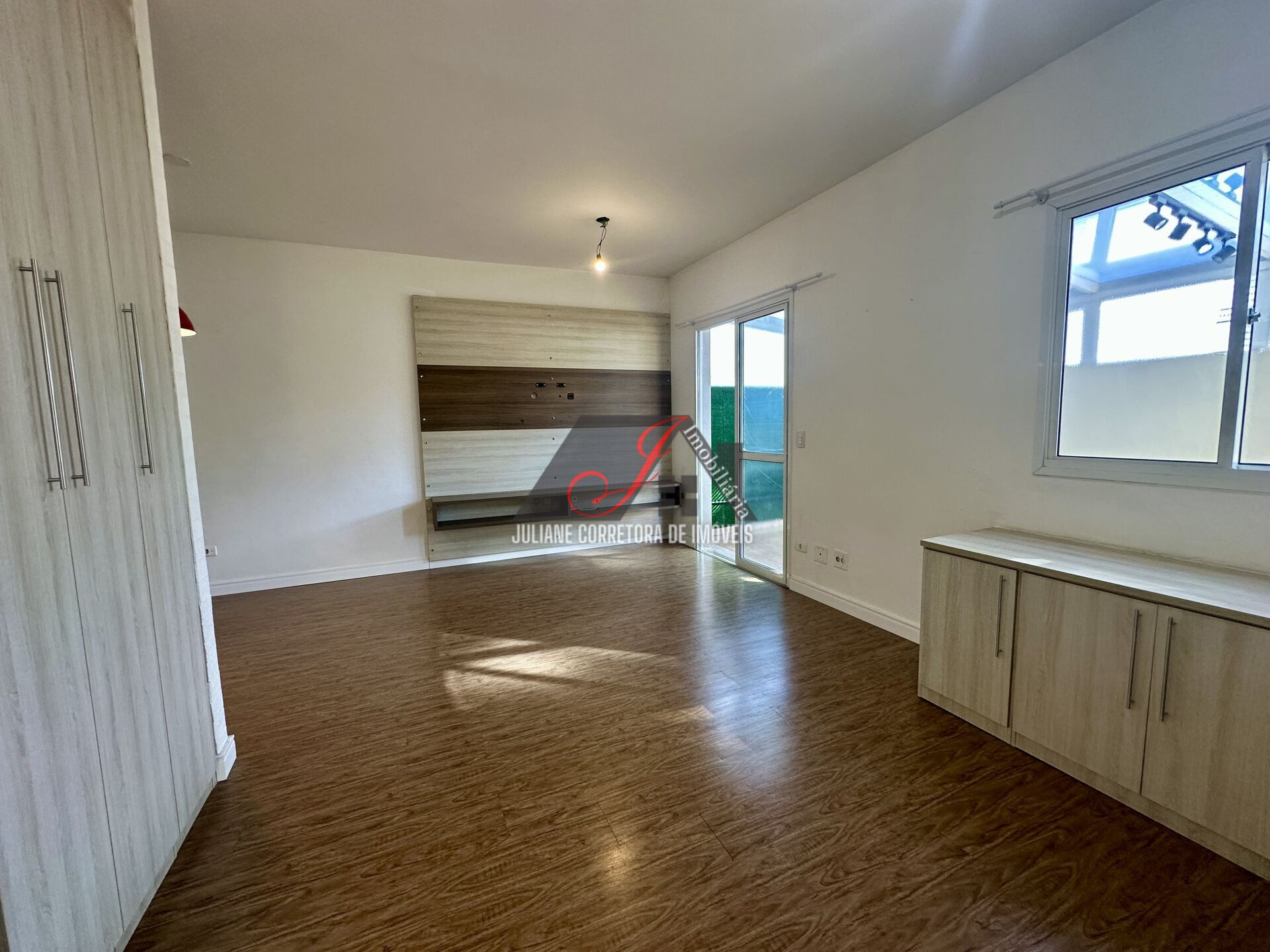 Imagem Apartamento com 3 Quartos à Venda, 59 m² em Campo Comprido - Curitiba
