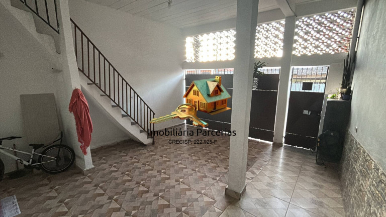 Imagem Casa com 3 Quartos à Venda, 199 m² em Jardim Diva (fazendinha) - Santana De Parnaíba Imagem Casa com 3 Quartos à Venda, 199 m² em Jardim Diva (fazendinha) - Santana De Parnaíba