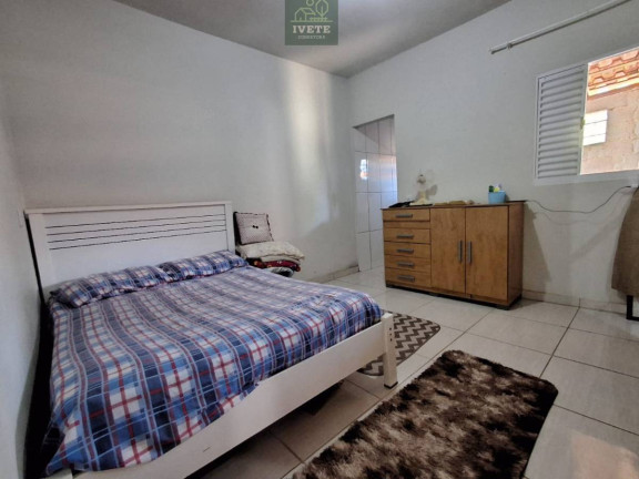 Imagem Casa com 3 Quartos à Venda, 200 m²