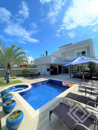Imagem Casa com 3 Quartos para Temporada, 330 m² em Jurerê Internacional - Florianópolis