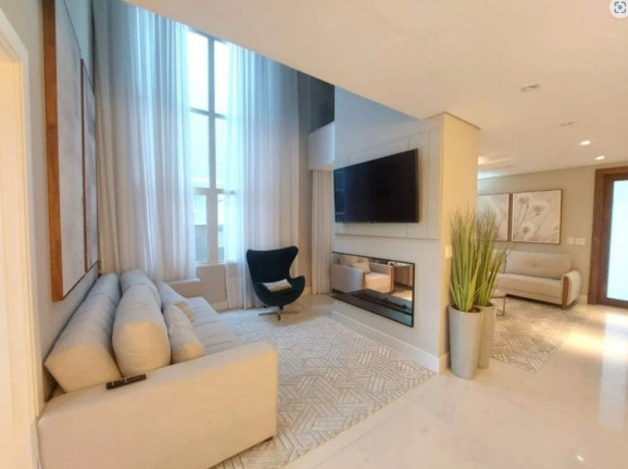 Imagem Casa com 3 Quartos à Venda, 263 m² em Pinheirinho - Curitiba