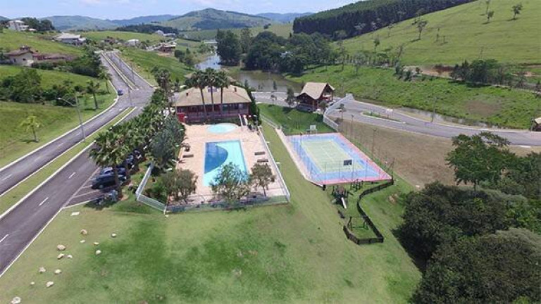 Terreno à Venda, 1.037 m² em Centro - Paraibuna