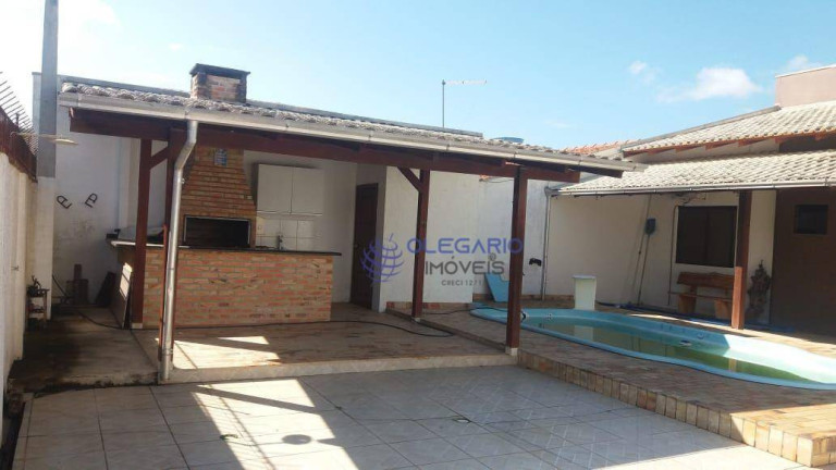 Imagem Casa com 4 Quartos à Venda, 120 m² em Praia De Armação Do Itapocorói - Penha Imagem Casa com 4 Quartos à Venda, 120 m² em Praia De Armação Do Itapocorói - Penha