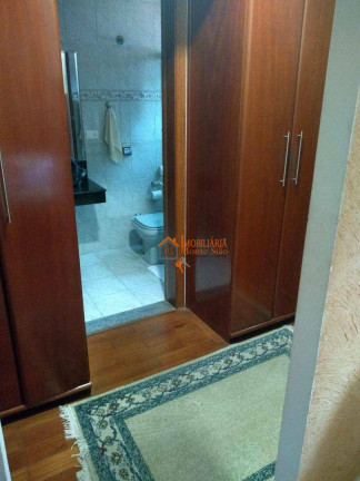 Imagem Sobrado com 3 Quartos à Venda, 191 m² em Jardim Santa Clara - Guarulhos Imagem Sobrado com 3 Quartos à Venda, 191 m² em Jardim Santa Clara - Guarulhos