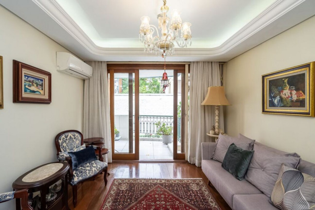 Imagem Imóvel com 3 Quartos à Venda, 131 m² em Higienópolis - Porto Alegre Imagem Imóvel com 3 Quartos à Venda, 131 m² em Higienópolis - Porto Alegre