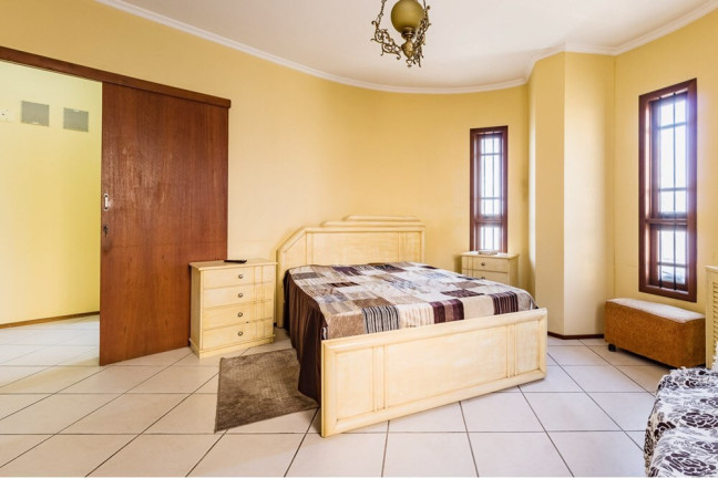 Imagem Casa com 4 Quartos à Venda, 395 m² em Jardim Planalto - Porto Alegre