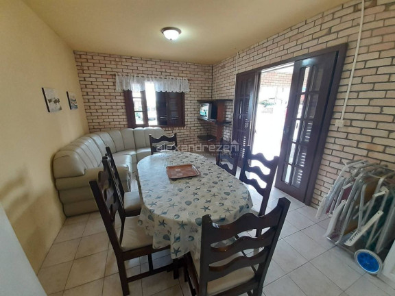 Imagem Casa com 2 Quartos para Temporada, 55 m² em Bombas - Bombinhas Imagem Casa com 2 Quartos para Temporada, 55 m² em Bombas - Bombinhas