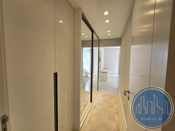 Imagem Apartamento com 3 Quartos à Venda, 136 m² em Centro - Balneário Camboriú Imagem Apartamento com 3 Quartos à Venda, 136 m² em Centro - Balneário Camboriú