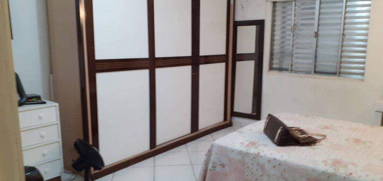 Imagem Casa com 2 Quartos à Venda, 224 m² em Taboão - Diadema