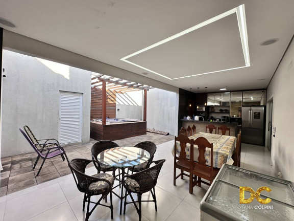 Imagem Casa com 3 Quartos à Venda, 202 m² em Cristo Rei - Várzea Grande