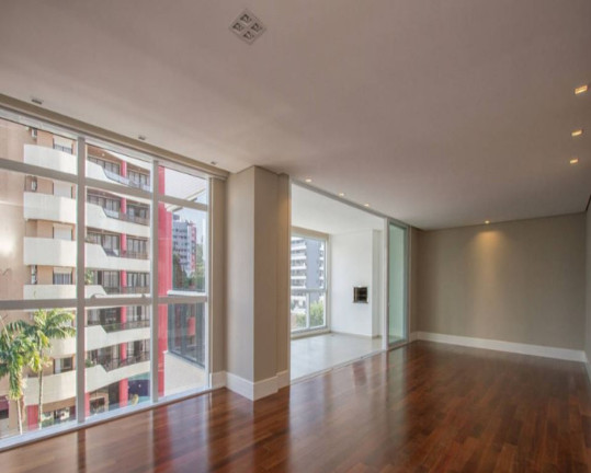 Imagem Imóvel com 5 Quartos à Venda, 253 m² em Centro - Joinville Imagem Imóvel com 5 Quartos à Venda, 253 m² em Centro - Joinville