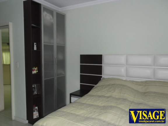 Imagem Casa com 3 Quartos à Venda, 360 m² em Cond. Jardim Coleginho - Jacareí Imagem Casa com 3 Quartos à Venda, 360 m² em Cond. Jardim Coleginho - Jacareí