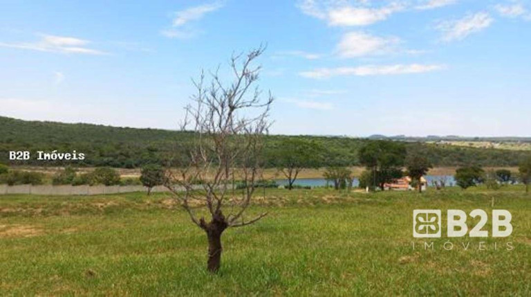 Terreno à Venda, 450 m² em Centro - Paranapanema