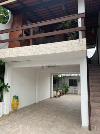 Imagem Casa com 8 Quartos à Venda, 280 m² em Nações - Balneário Camboriú Imagem Casa com 8 Quartos à Venda, 280 m² em Nações - Balneário Camboriú