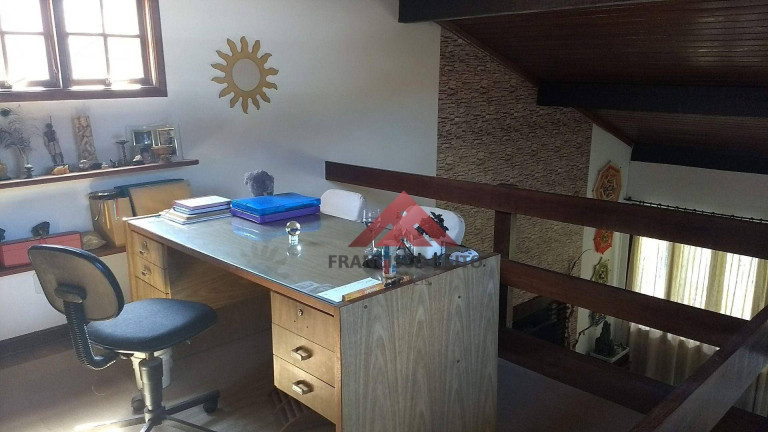 Imagem Casa com 3 Quartos à Venda, 200 m² em Badu - Niterói