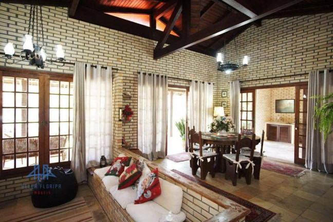 Imagem Casa com 3 Quartos à Venda, 220 m² em Ingleses Do Rio Vermelho - Florianópolis Imagem Casa com 3 Quartos à Venda, 220 m² em Ingleses Do Rio Vermelho - Florianópolis