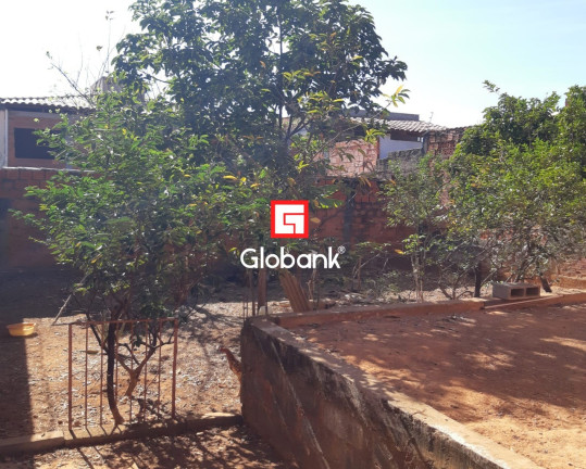 Imagem Casa com 2 Quartos à Venda, 80 m² em Vila Campos - Montes Claros