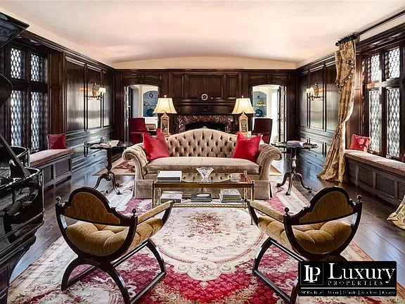 Imagem Casa com 5 Quartos à Venda,  em Bronxville - New York City