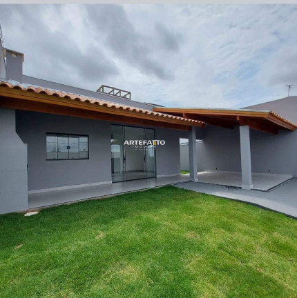 Imagem Casa com 3 Quartos à Venda, 300 m²