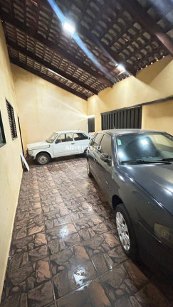 Imagem Casa com 2 Quartos à Venda, 200 m²