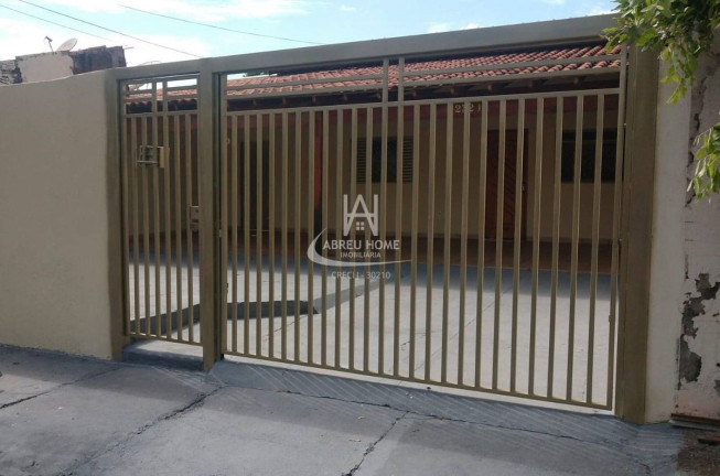 Casa com 2 Quartos à Venda, 