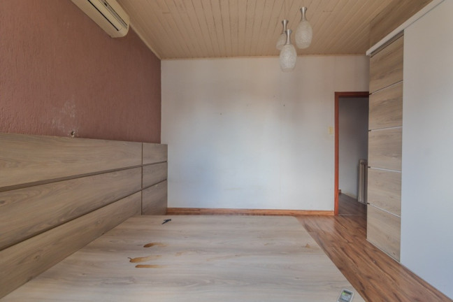 Imagem Casa com 3 Quartos à Venda, 160 m² em Floresta - Porto Alegre Imagem Casa com 3 Quartos à Venda, 160 m² em Floresta - Porto Alegre