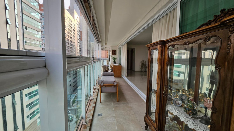 Imagem Apartamento com 4 Quartos à Venda, 200 m² em Gonzaga - Santos