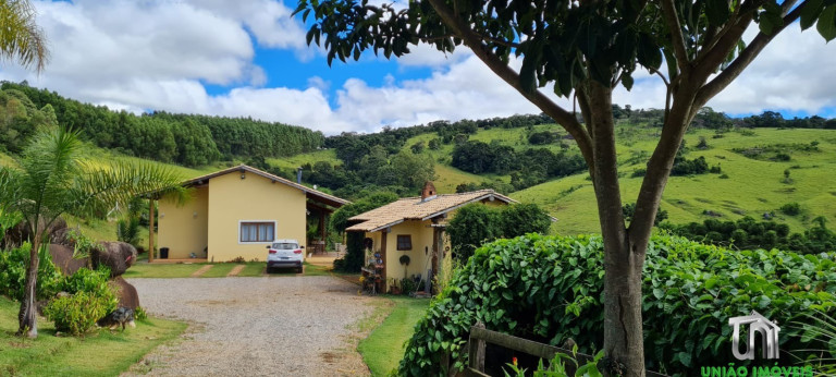 Imóvel com 3 Quartos à Venda, 612 m² em Pedra Bela - Pedra Bela