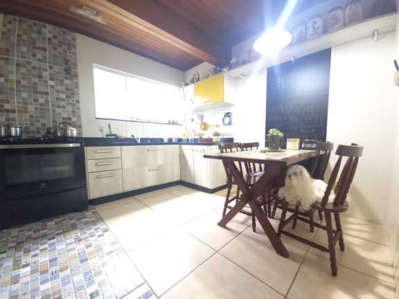 Imagem Casa com 4 Quartos à Venda, 180 m² em Iucas - Teresópolis