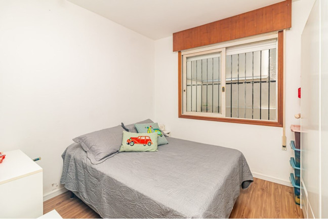 Imagem Imóvel com 2 Quartos à Venda,  em Petrópolis - Porto Alegre