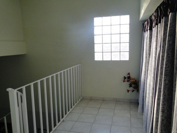 Imagem Casa com 4 Quartos à Venda, em Cecap - Jacareí Imagem Casa com 4 Quartos à Venda, em Cecap - Jacareí
