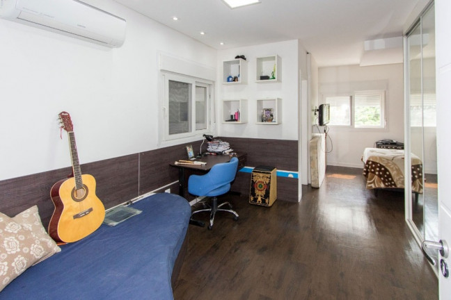 Imagem Casa de Condomínio com 4 Quartos à Venda, 380 m² em Ipanema - Porto Alegre