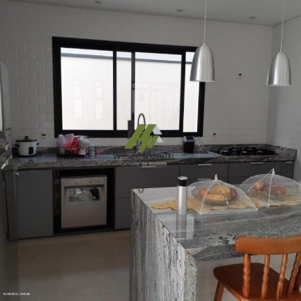 Imagem Casa com 4 Quartos à Venda, 227 m²