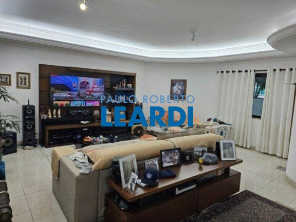 Sobrado com 4 Quartos à Venda, 389 m² em Vila Bastos - Santo André