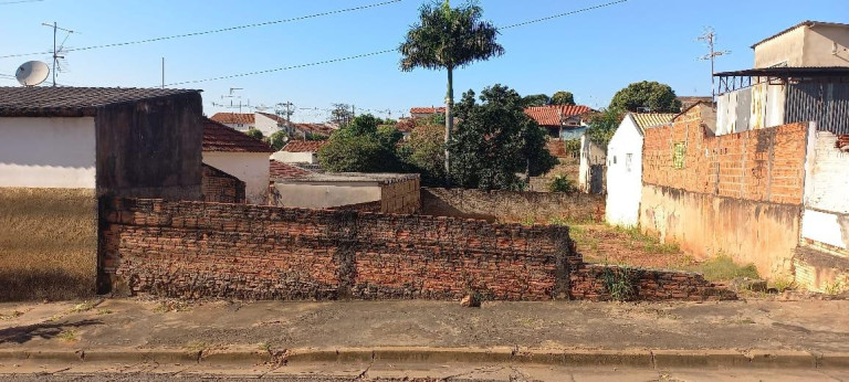 Imagem Terreno à Venda, 420 m² em Vila Ramalho - Lins Imagem Terreno à Venda, 420 m² em Vila Ramalho - Lins